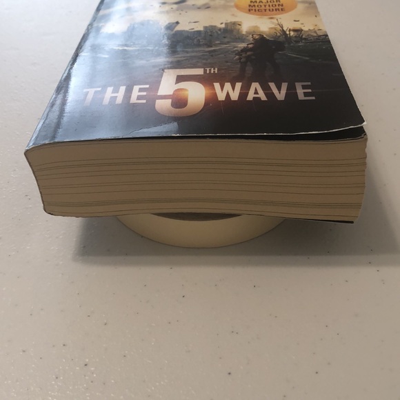 The 5th Wave by Rick Yancey Paperback - Picture 4 of 6